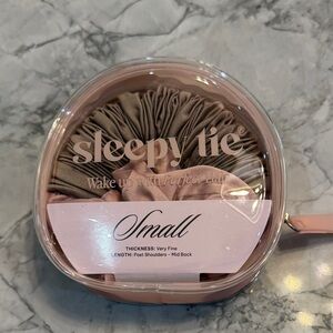 Sleepy Tie Protect Your Blowout! Size Small Original Color New!